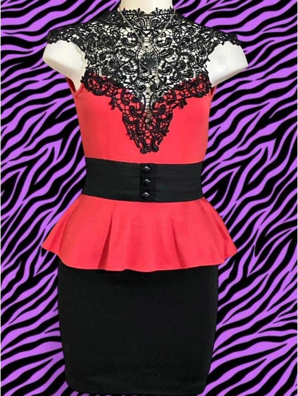 GORGEOUS 90s/Y2k Lipstick brand pink & black lace peplum dress